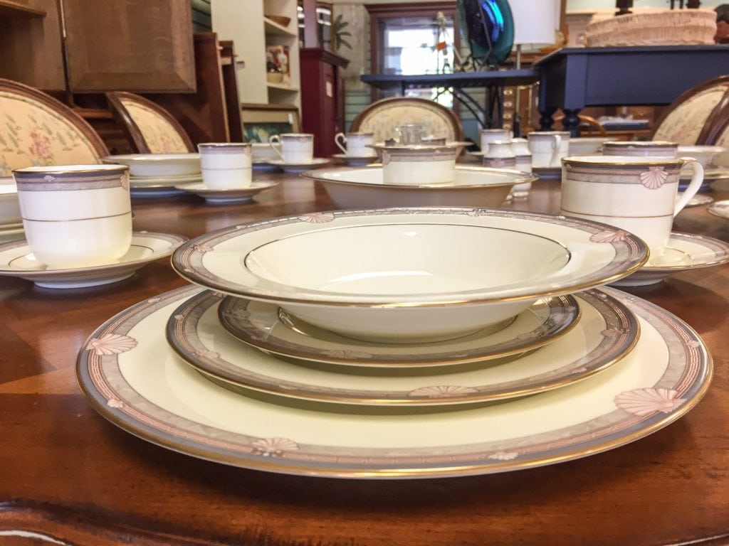 Bone China Dinner Service - 8 • This bone china dinner service serves 8 and includes a gravy boat, a medium platter and 2 serving bowls. Set the table in fine style next time you have guests.