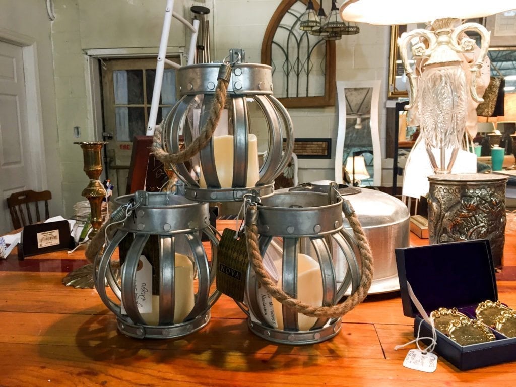 Flameless Candle Lanterns • Nova brand new with tags flameless candle lanterns. Add to your beachy, coastal or nautical decor!!
Suggested retail is $20. 
Measures 6 1/2" high and 6" diameter.