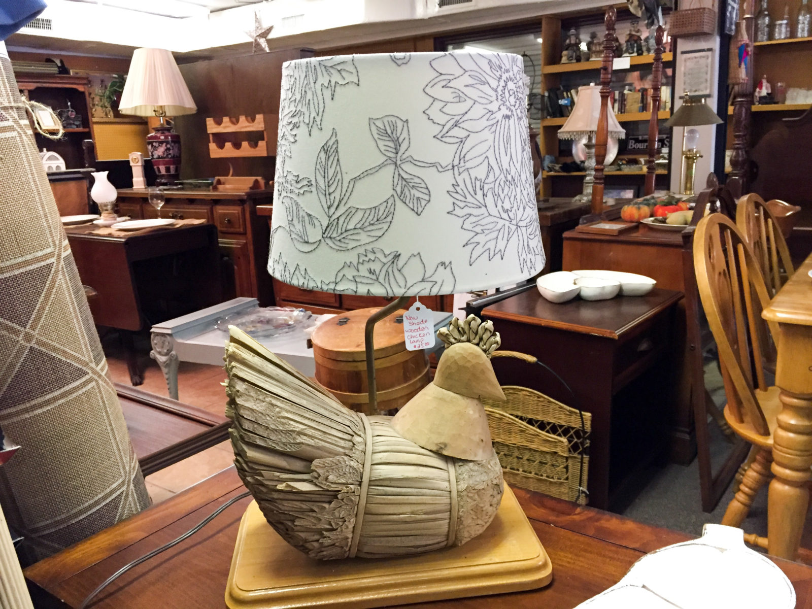 Chicken Lamp • This cute wooden chicken lamp would look adorable on any side table. Great fit In a country room setting or any primitive room.