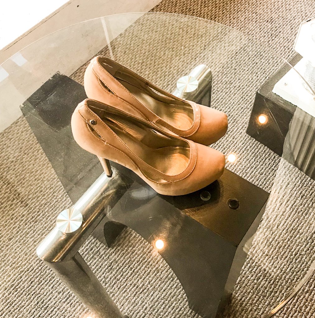 Tan Guess Heels • Beautiful size 7 Guess heels that are a very nice tan color. Tan is a nice color companion to red! Great for the Holiday Season.