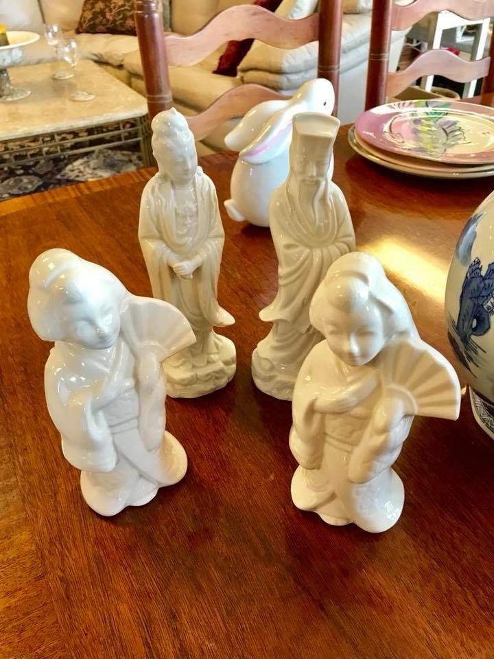 Oriental Home Decor •