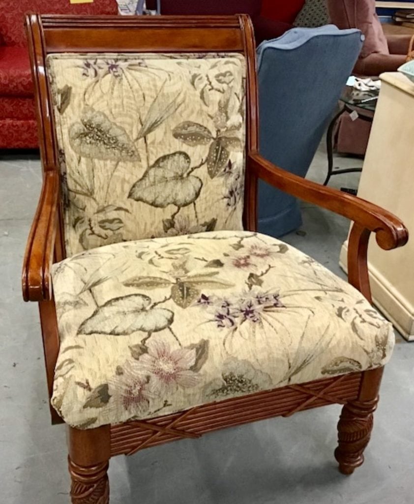 Astro lounger accent chair • Great buy on this gently used Astro lounger accent chair from smoke, pet and bug free home. Excellent condition save $$$$ Chair is in neutral tones so you could use this piece to playoff other neutral pieces in your home while bringing beauty to the space
