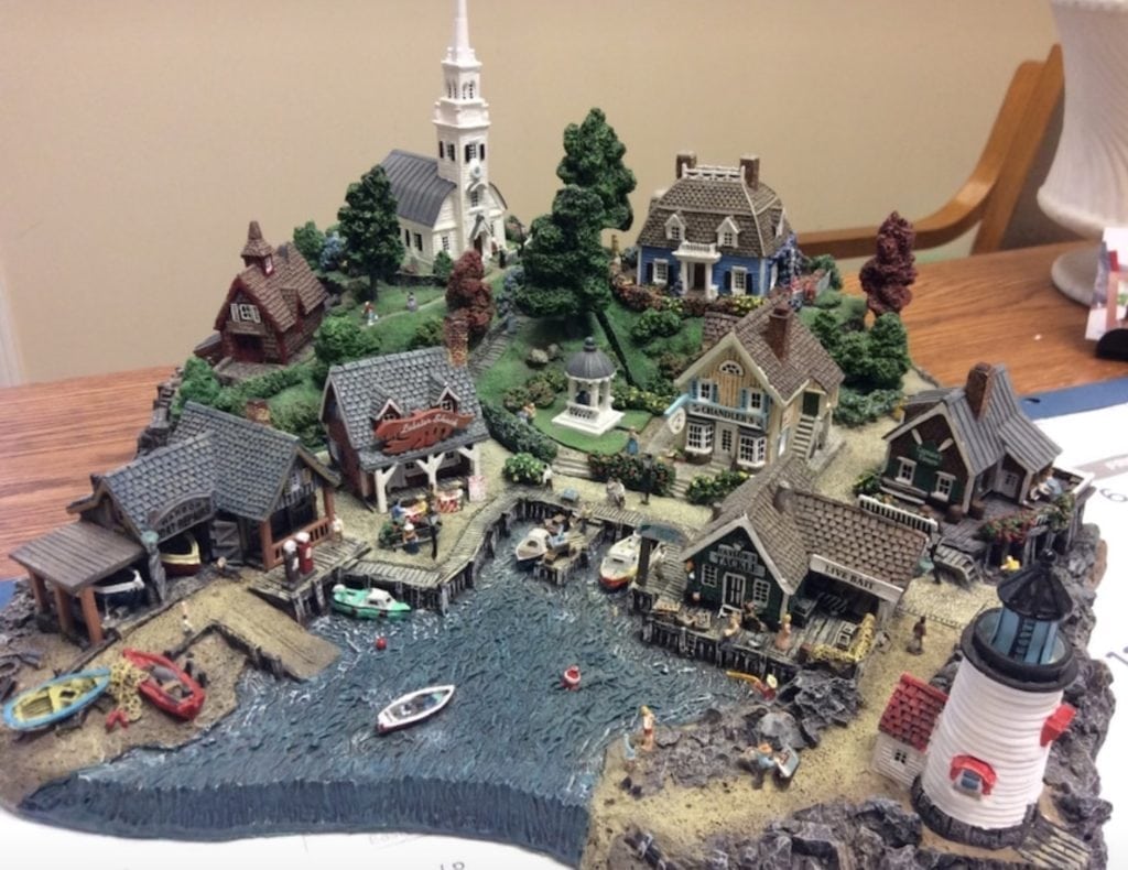 Rare Danbury Mint 4piece set • Rare Danbury mint 4 pc. Set with intricate detail. Must see
Fishermens cove by Colin Gough for Danbury Mint This is a beautiful set of four pieces go together to make the whole little town very detailed down to the lamp post in the villages must see