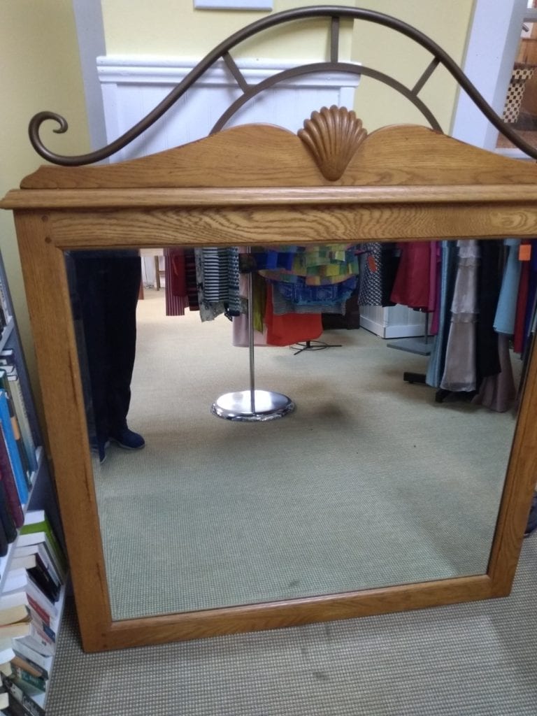 Hanging Mirror • Nice mirror, approximately 4x4