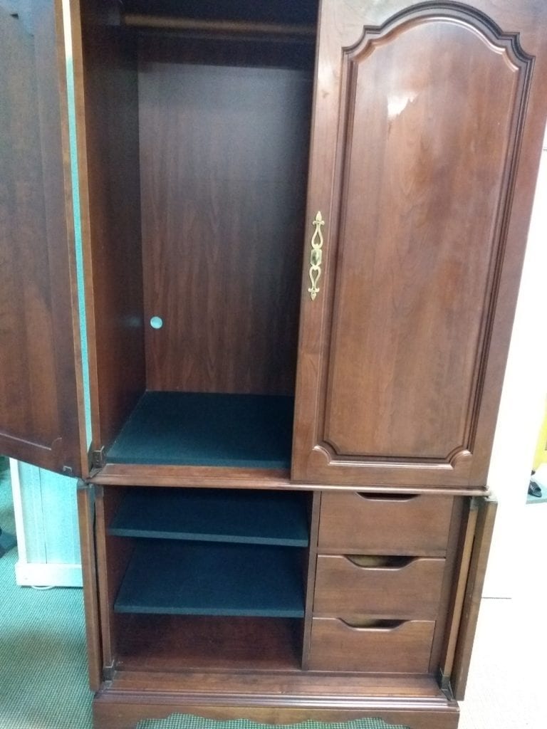 Entertainment Center • Could also be used as an armoire. Approx. 4x6