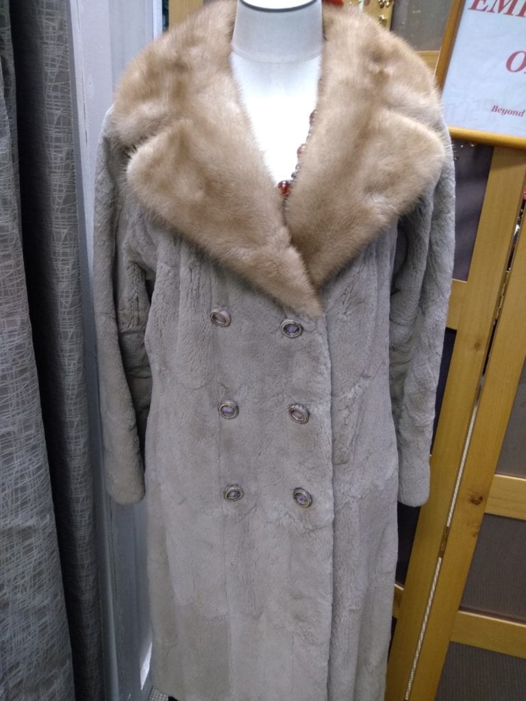 Fur coat • Ladies Size 10M
